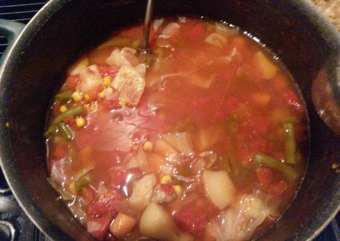 A picture of Mima's Hearty Vegetable Soup.