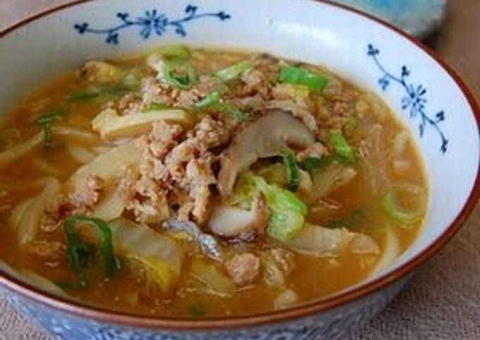 A picture of Spicy Udon Noodles with Lots of Vegetables.