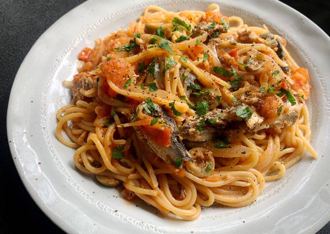 A picture of Canned Sardines & Tomato Spaghetti.