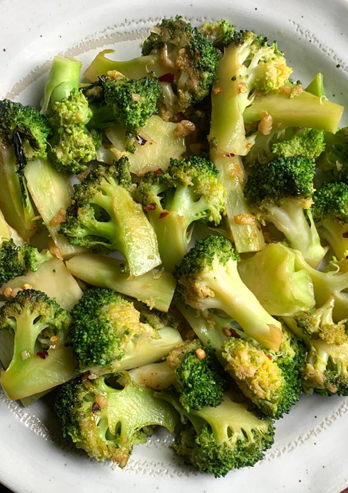 A picture of Pan-fried Broccoli with Sesame Oil & Oyster Sauce.