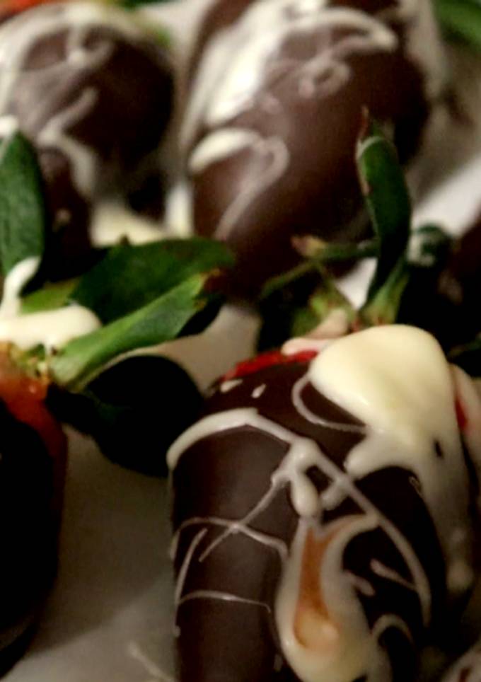 A picture of Chocolate Dipped Strawberries.