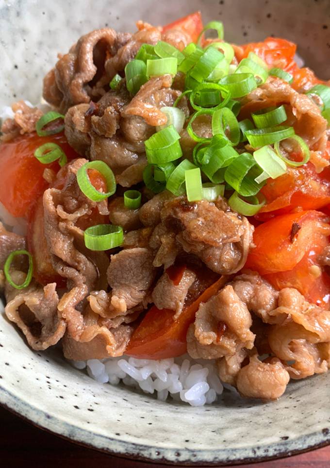 A picture of Beef & Tomato Rice Bowl.