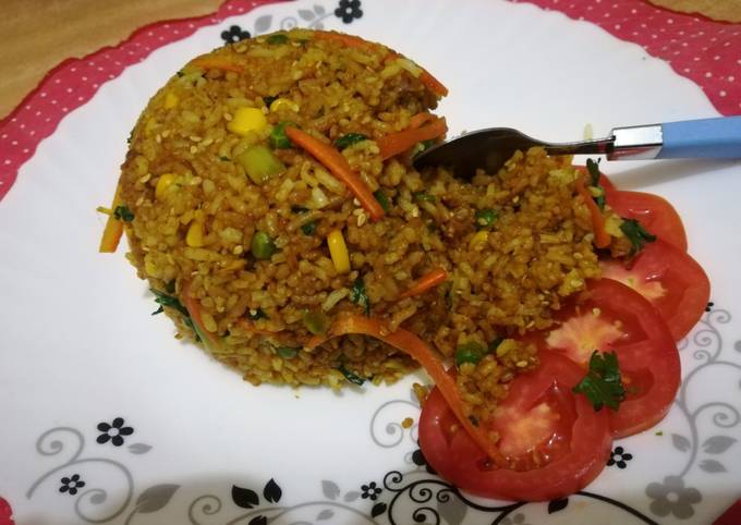 A picture of Fried vegetable rice.