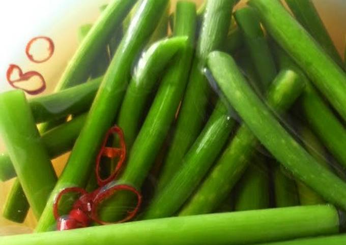 A picture of Garlic Shoots Asazuke, Lightly Pickled Vegetables.