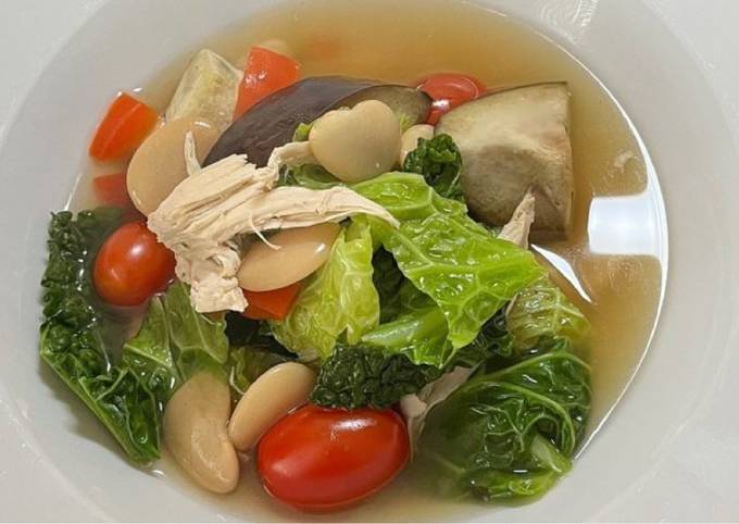 A picture of Freya’s Chicken and Vegetable Broth (chicken soup).