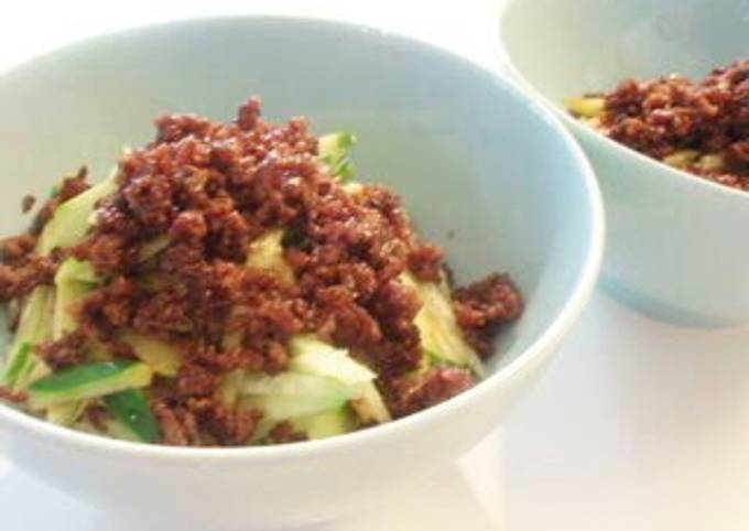 A picture of Chilled Noodles with Meat-Miso Sauce and Vegetables.