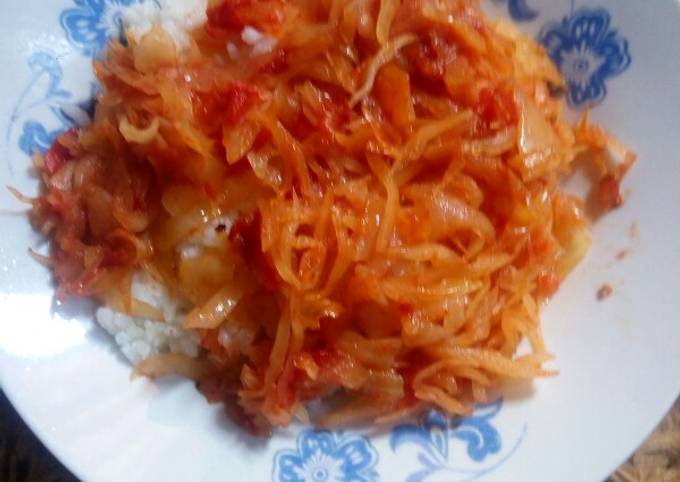 A picture of Stewed cabbage with rice#authormarathon.