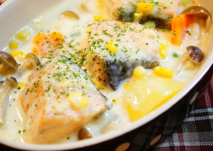 A picture of Cheese and Cream Stewed Salmon and Vegetables.