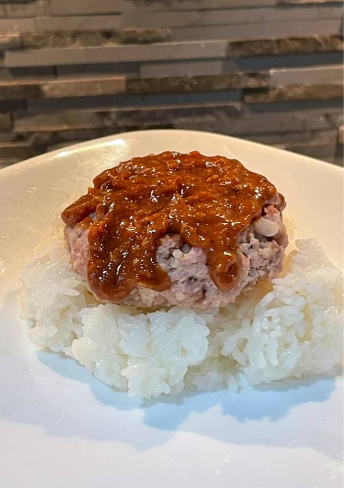 A picture of Japanese Style Hamburger Steak (ハンバーグ).