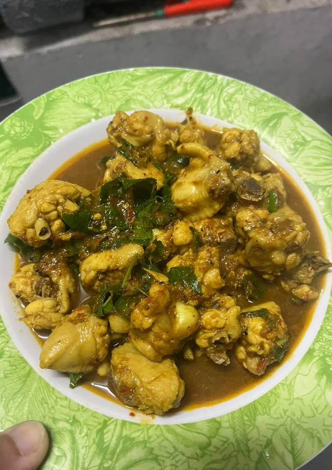 รูปของ ไก่ผัดใบยี่หร่า