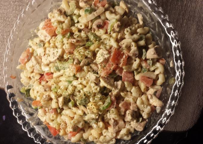 A picture of Vegetables macaroni salad.