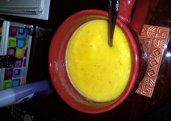 A picture of Cheesy vegetable soup.