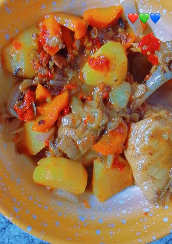 A picture of Chicken pepper soup.