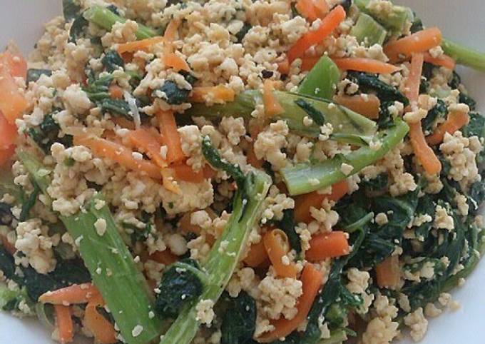 A picture of Soboro Style Tofu & Stir-Fried Vegetables.