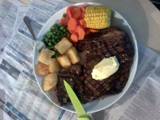 A picture of Garlic Butter Steak, Crunchy Potatoes & Vegetables!.