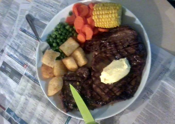 A picture of Garlic Butter Steak, Crunchy Potatoes & Vegetables!.