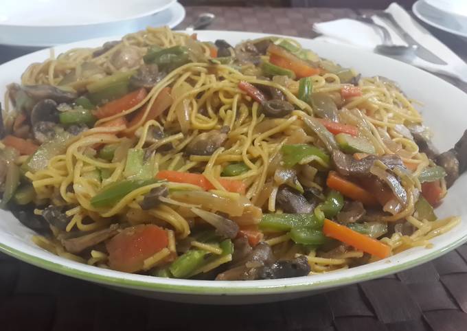 A picture of Chinese Vegetable Noodles.