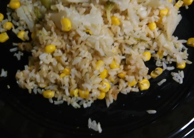 A picture of Brown Rice with Vegetables.