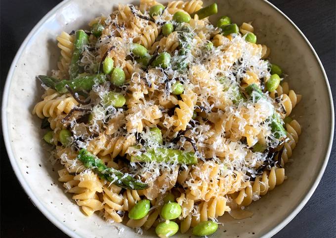 A picture of Asparagus, Edamame & Kombu (Kelp) Pasta.