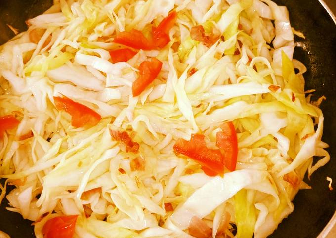 A picture of Lemon garlic sauteed cabbage.