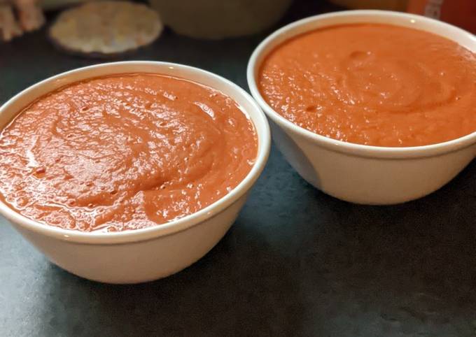 A picture of Roasted tomato and red pepper soup.