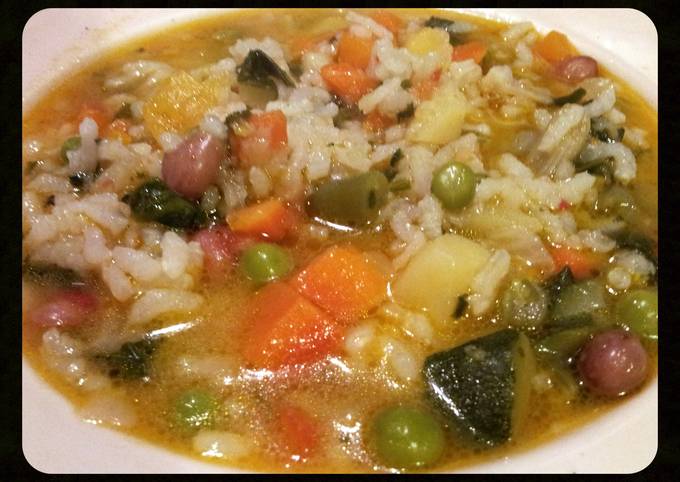 A picture of AMIEs VEGETABLE SOUP with RICE
"MINESTRONE alla MILANESE".