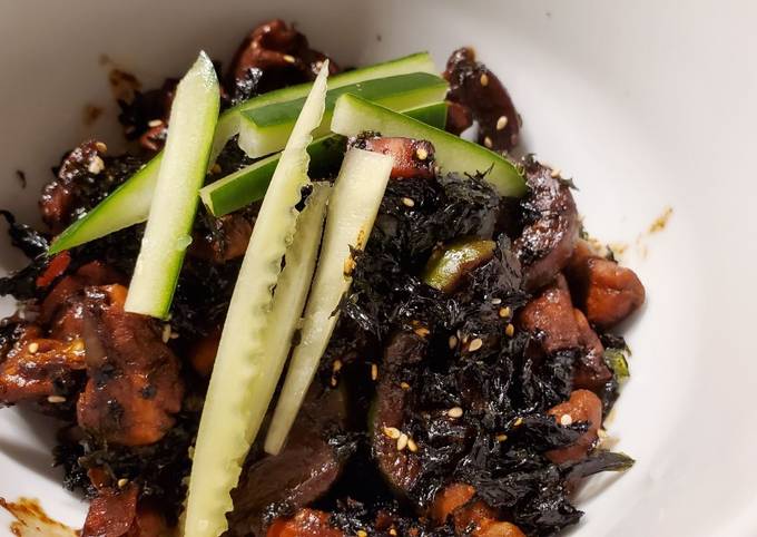 A picture of Black Bean Paste Chicken and Vegetables. Jajangmyeon (Keto).