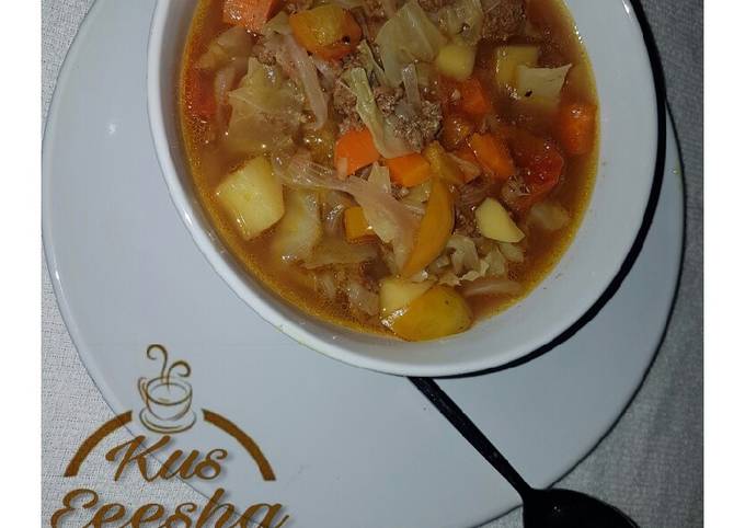 A picture of Mince meat and vegetable soup.