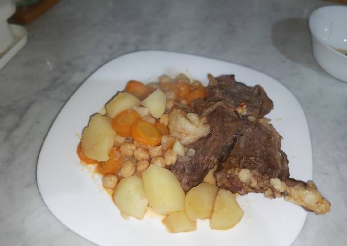 A picture of Tadjin (Beef and vegetables).