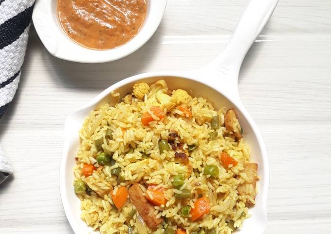 A picture of Vegetable Fried Rice.