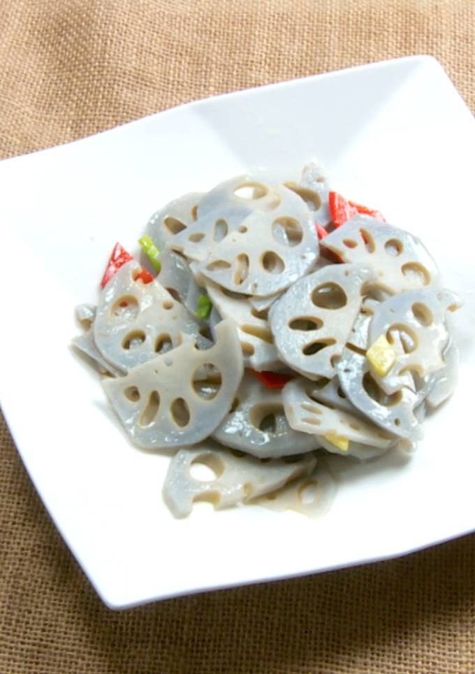 A picture of Stir-Fried Lotus Root.