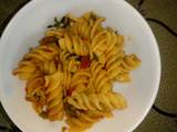 A picture of Spicy Garlic and tomato pasta.