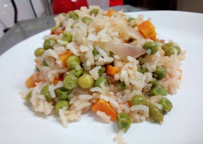 A picture of Vegetable fried rice.