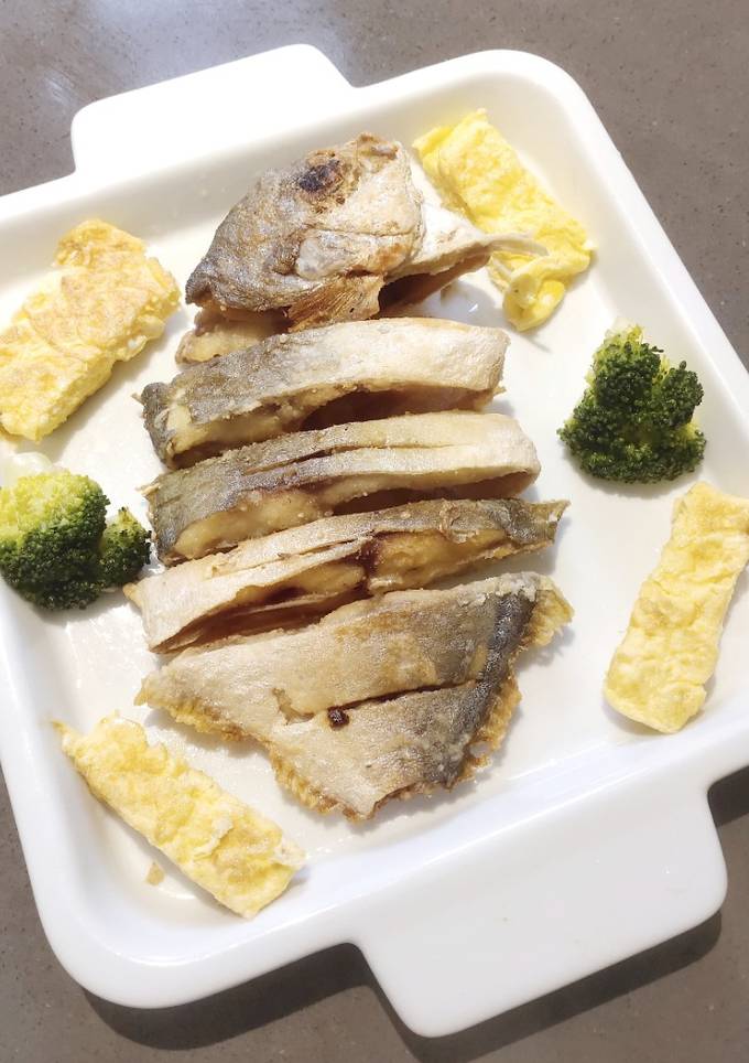 A picture of Pompano or Pampanp.