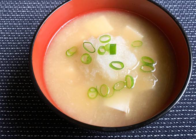 A picture of Grated Daikon Miso Soup.