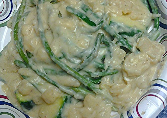 A picture of Some creamed vegetables.