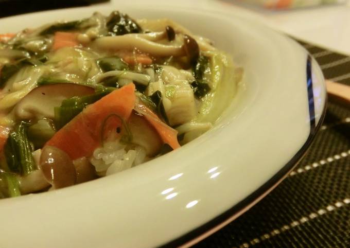 A picture of Vegetable-filled Chinese Rice Bowl.