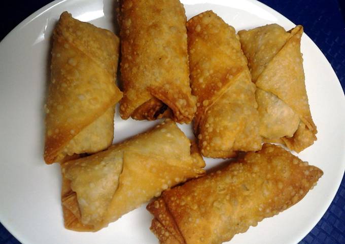 A picture of vegetable egg roll.