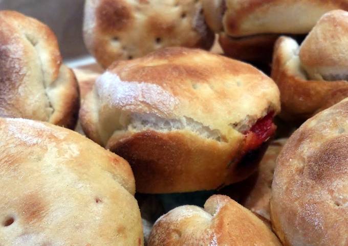 A picture of Breads with vegetables.