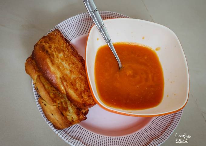 A picture of Creamy Tomato Soup.