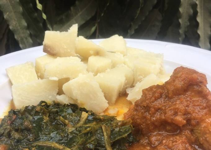 A picture of Yam, stew and veg stew.