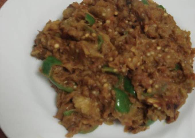 A picture of Indian Vegetable Curry with Eggplant and Bell Pepper.