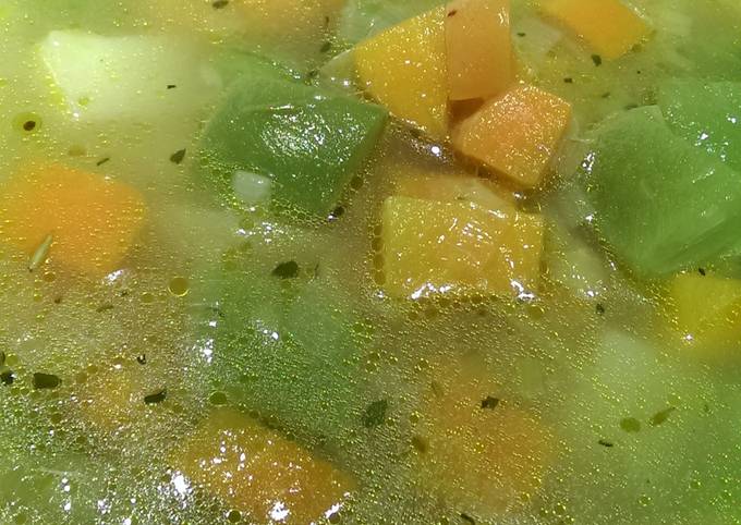 A picture of Vegetable soup.