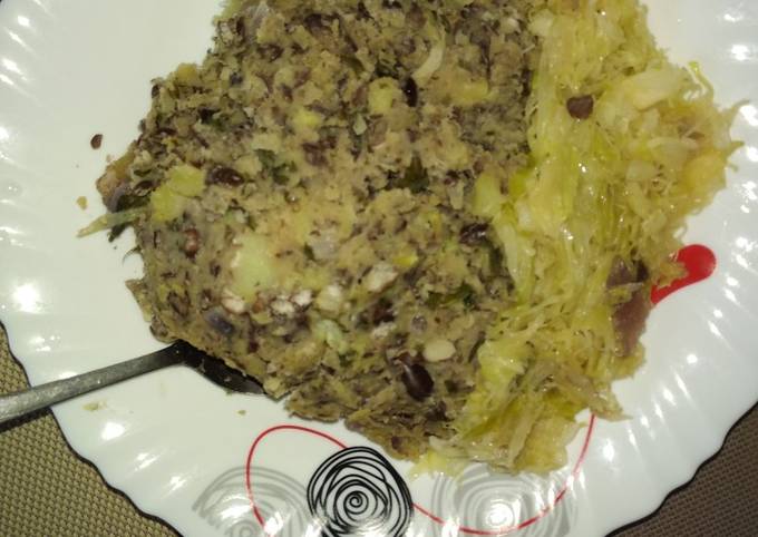 A picture of Mukimo with steamed cabbage#fourweekchallenge.