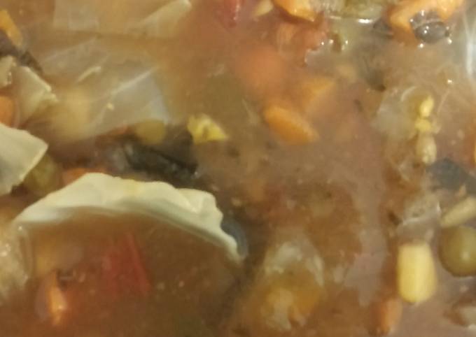 A picture of Easy crockpot vegetable soup.