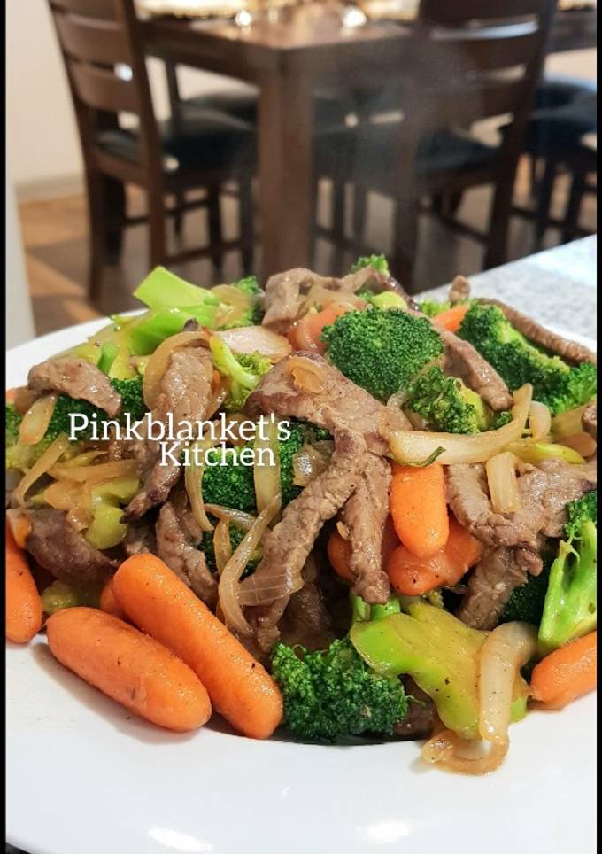 A picture of Broccoli, Carrot and Beef stir fry.