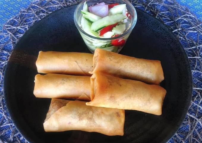 A picture of 🧑🏽‍🍳🧑🏼‍🍳 Crispy Vegetable Spring rolls Recipe • With Mushroom filling • Vegetarian Recipe.