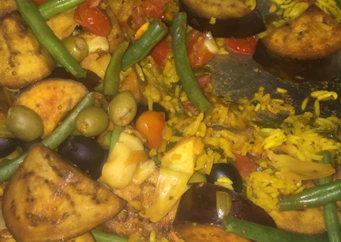 A picture of Vegetable Paella.