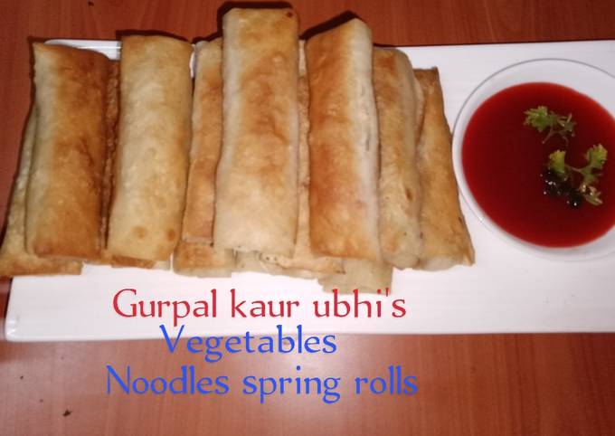 A picture of Vegetables noodles spring rolls.