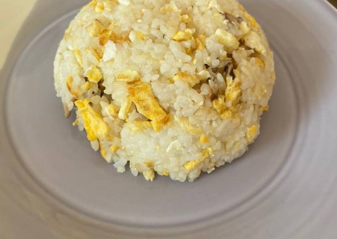 A picture of Egg and shiitake mushrooms fried rice - Weekday lunch idea 💡.